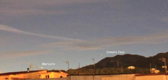 11月22日，摄于意大利西西里岛的ISON彗星。