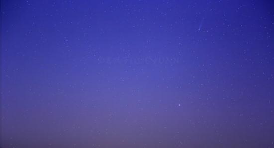 11月16日，摄于中国青海的ISON彗星。