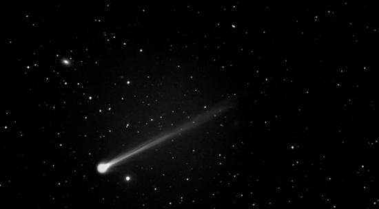 11月14日，摄于美国加利福尼亚州的ISON彗星。