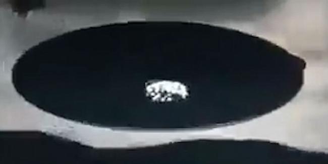 马来西亚惊现巨大UFO 原来只是恶作剧？