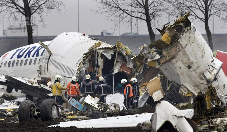 土耳其客机坠落 125人死里逃生
