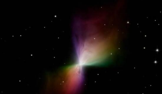 哈勃太空望远镜拍摄到的回力棒星云的早期图片。