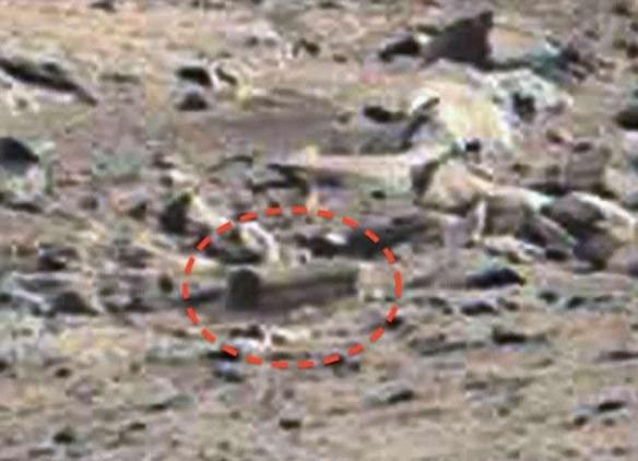 事实上，美国宇航局在火星上拍摄到多种奇异的图像，比如有酷似蜥蜴的岩石、与奥巴马脸相似的石块，这些奇特的图像主要来自“好奇”号相机不同的拍摄角度，在我们想象力的主