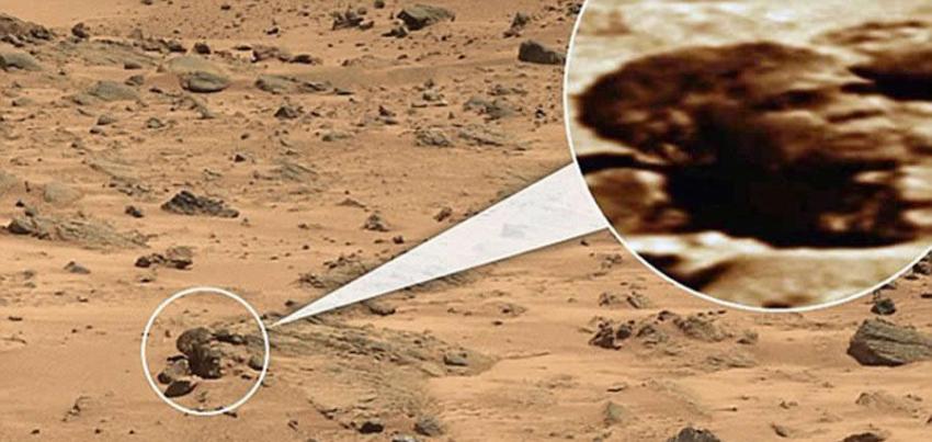 在不明飞行物猎人眼中，火星棺材暗示了不可预测的文明发展，他们认为火星在古代可能存在高级文明，它们创建了火星文明，而图中的棺材这是它们灭绝后留下的物件，讲述了古老
