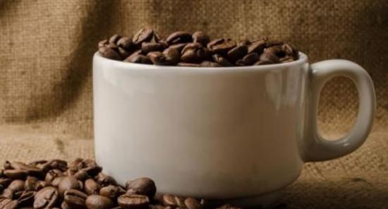 科学家认为在微重力的环境中饮用咖啡是一个非常困难的事情
