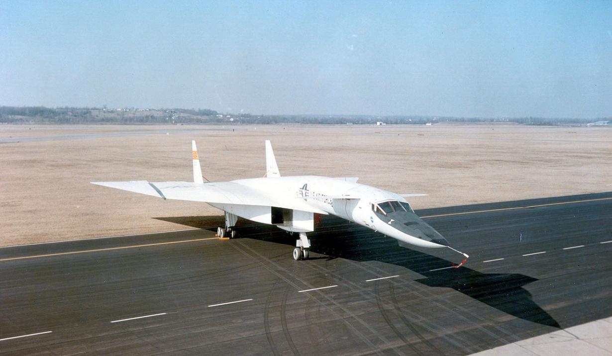 仅存一架的美国巨型超音速战略核轰炸机XB-70“瓦尔基里