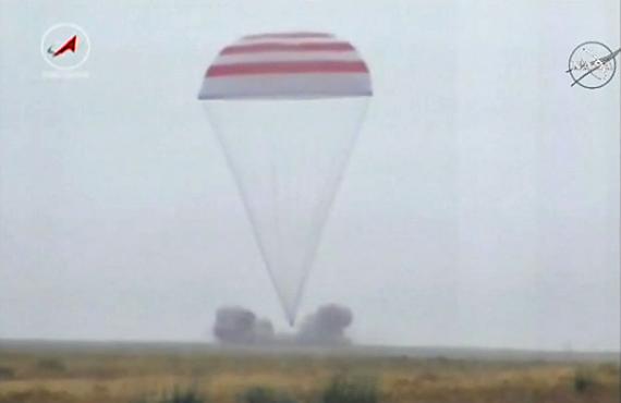 三名国际空间站宇航员搭乘俄罗斯“联盟TMA-16M”飞船返回地球