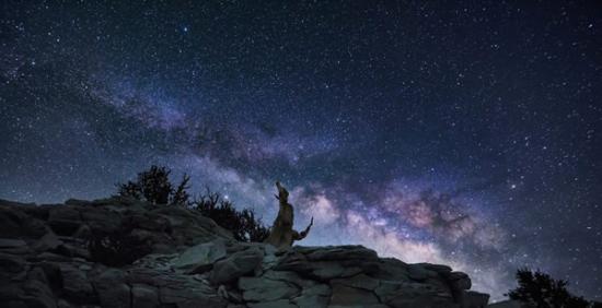 美国“追星族”拍摄的壮观银河