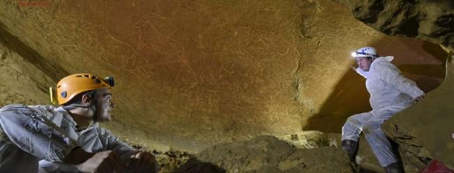 西班牙北部小镇雷凯蒂奥发现1.45万年前洞穴岩画