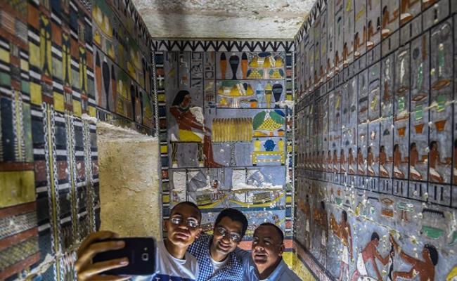 4300年前埃及第五王朝时期古墓出土 浮雕色彩依然鲜艳