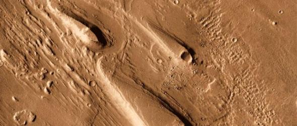 火星阿瑞斯谷附近，早期洪水冲蚀留下的岛屿痕迹，火星奥德赛探测器拍摄。
