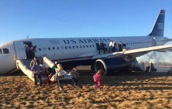 机上154名乘客和机组员紧急疏散