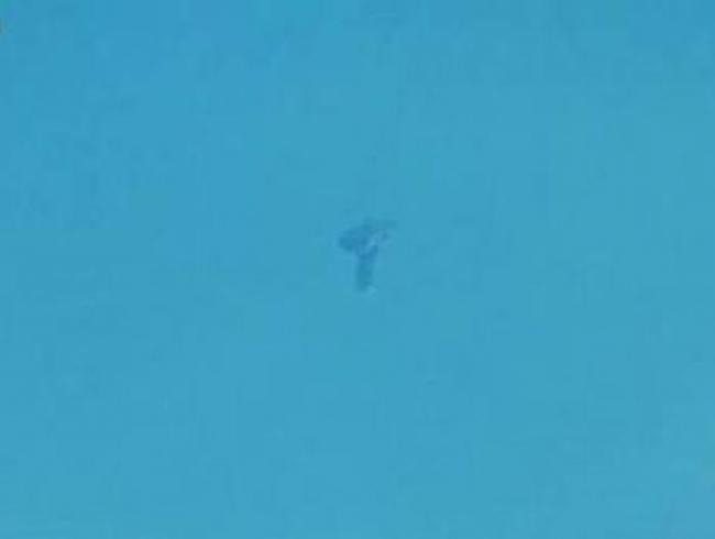 另一位目击者在波士顿上空拍摄到的T形不明飞行物。