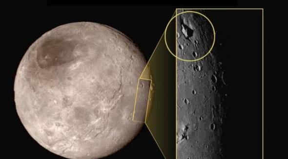 NASA7月17日公布的位于卡戎（Charon）北半球一座位于巨型盆地里的巨大山峰