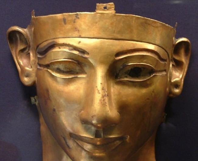开罗博物馆展出这个黄金面罩，被认为酷似埃及法老索尚克一世。