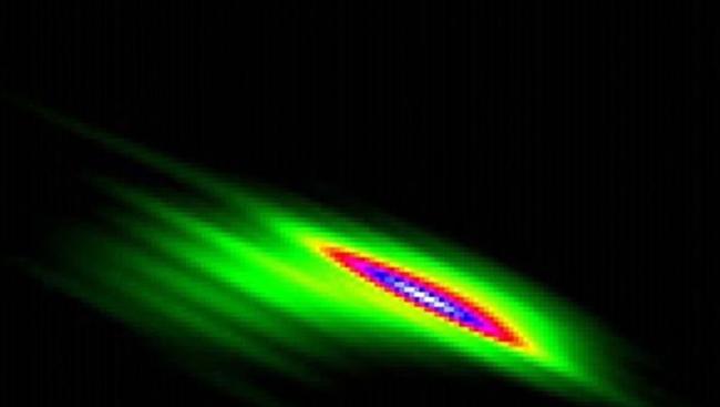 这是有史以来最高分辨率的图像，展示了星系中央附近超大质量黑洞释放粒子和磁场的状态