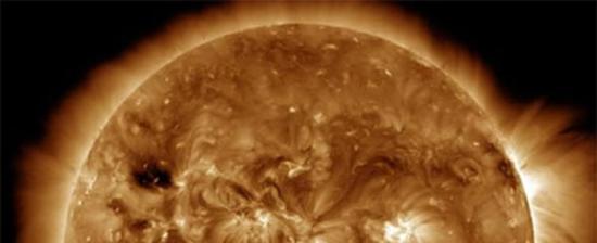 3.太阳的质量正在以每秒500万吨的速度减少。