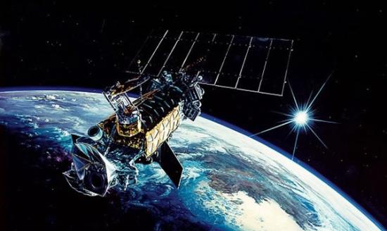 美军气象卫星DMSP-F13上月初发生爆炸。图为同类卫星。