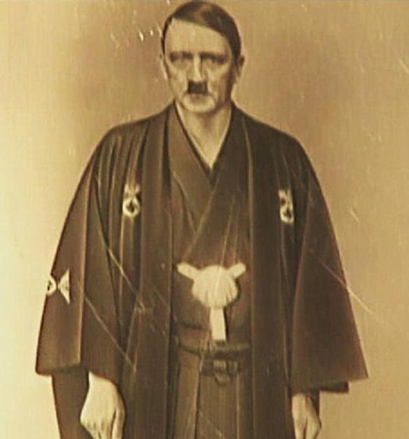 大独裁者希特勒罕见和服照首曝光