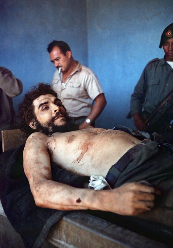 “革命之神”切․格瓦拉遭玻利维亚军队枪杀时的照片首度曝光