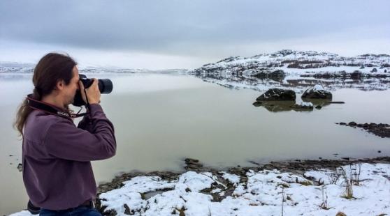 维尼亚尔斯基有时会拍摄冰岛奇特的地理外貌。
