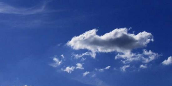 这是一片老鼠形状的云彩。