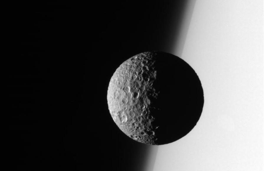 土星最小的卫星土卫一