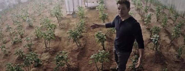 美国宇航局的科学家称，在火星上栽种农作物是可行的，而且能帮助我们改变火星大气构成。