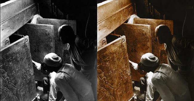 卡特与埃及工人打开最里面神殿的大门，首先看到图坦卡蒙的石棺。