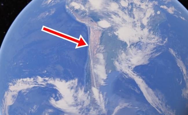 Google Earth惊现跨南北极超长白线 原因成谜