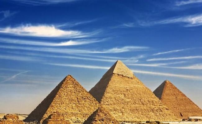 埃及金字塔备受全球历史爱好者拥戴。