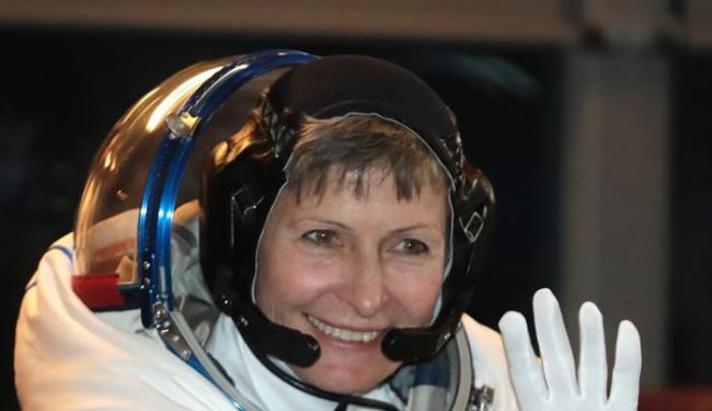 惠特森打破女性宇航员太空漫步次数最多的纪录。
