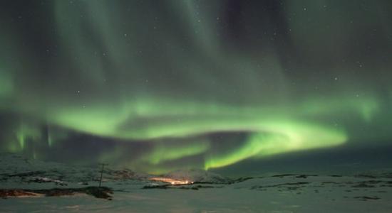 3月13日拍摄的挪威上空的北极光