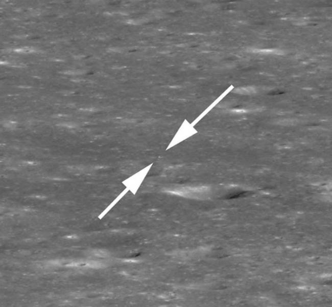 由于NASA的月球轨道探测器距离“嫦娥-4”号330公里，因此登陆模块在图像中只有2个像素。