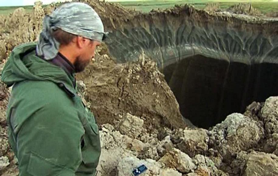 俄罗斯西伯利亚亚马尔半岛“末日天坑”内部结构曝光