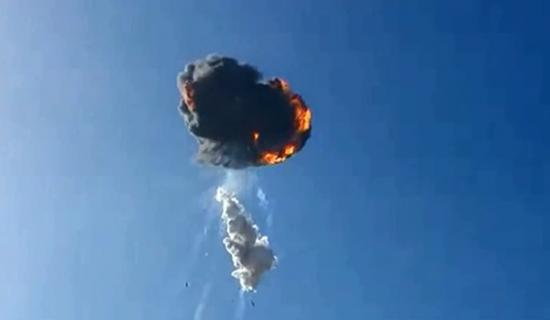 美国SpaceX私人火箭升空后爆炸