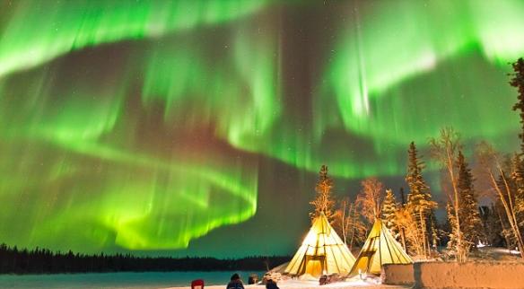 韩国天体摄影师在加拿大北部拍到令人难以置信的北极光照片