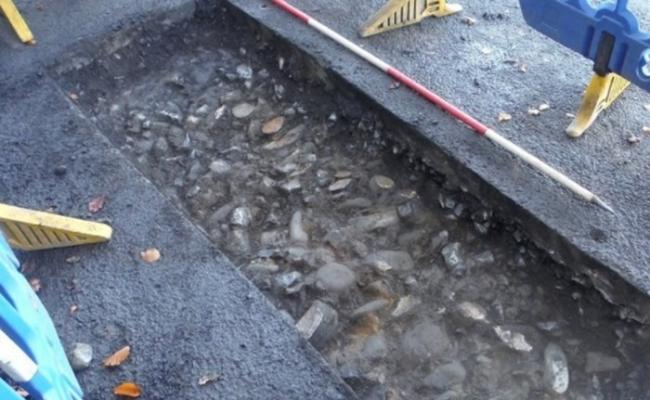 英国诺森伯兰郡公路工程发现一条有近2000年历史的古罗马道路遗迹