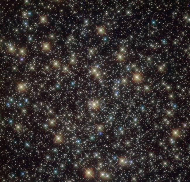 为庆祝哈勃太空望远镜运行30周年 NASA公布30颗“宝石天体”新图像