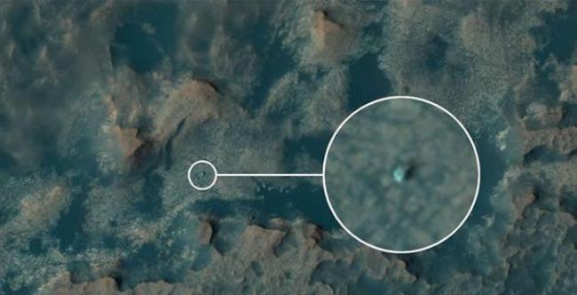 火星勘测轨道飞行器从266千米的高空俯瞰好奇号