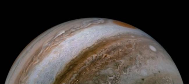 朱诺号探测器捕捉到木星表面一次非常明亮的流星体爆炸事件