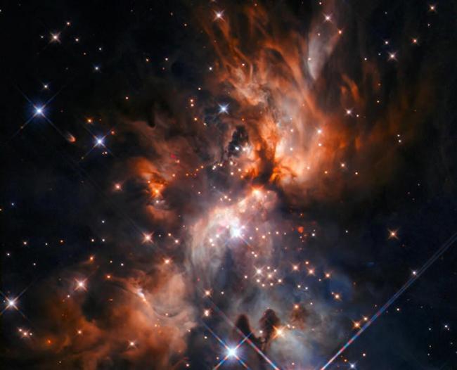 哈勃太空望远镜拍摄的位于双子座中的恒星托儿所AFGL 5180