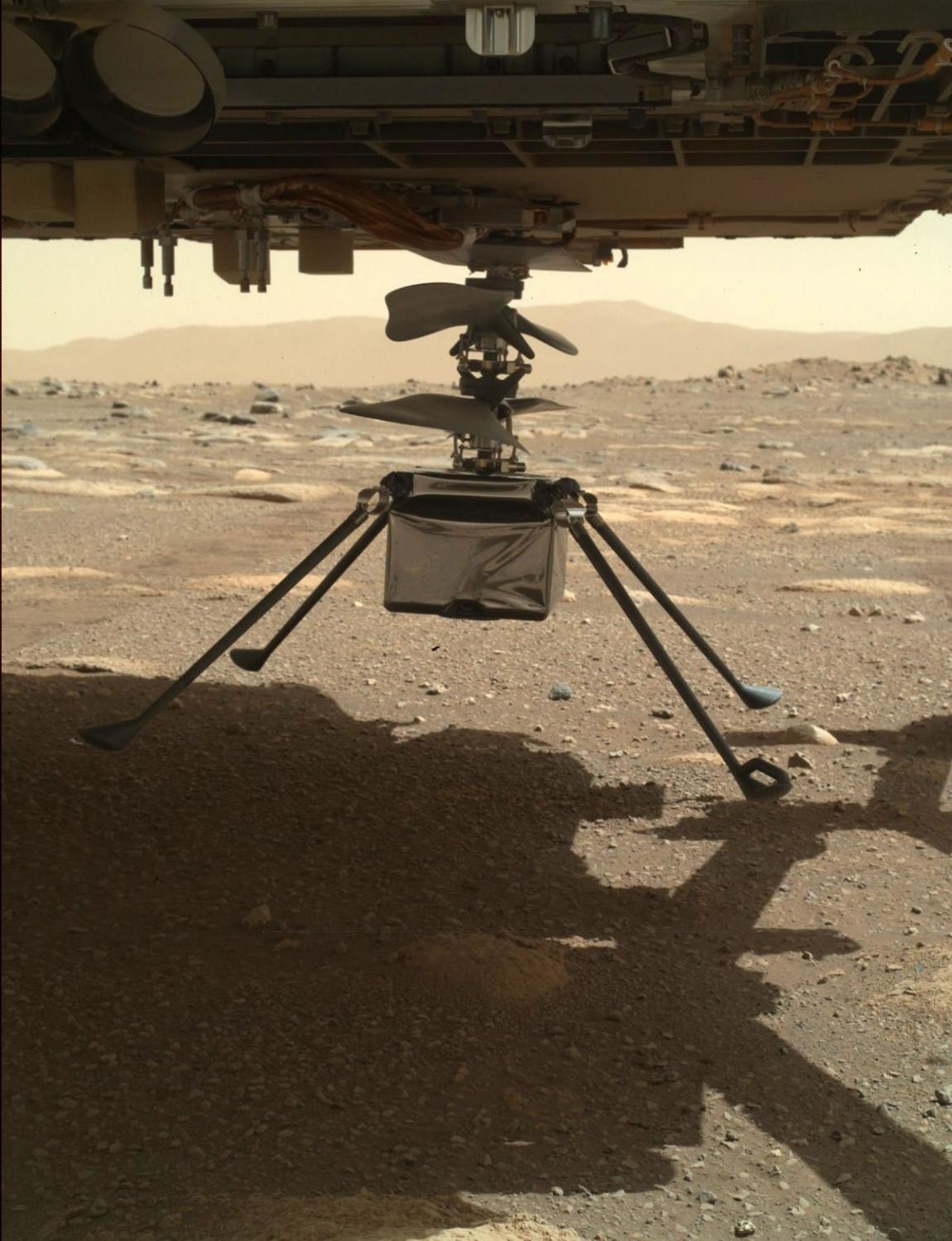 “Ingenuity”直升机成功站立在火星表面