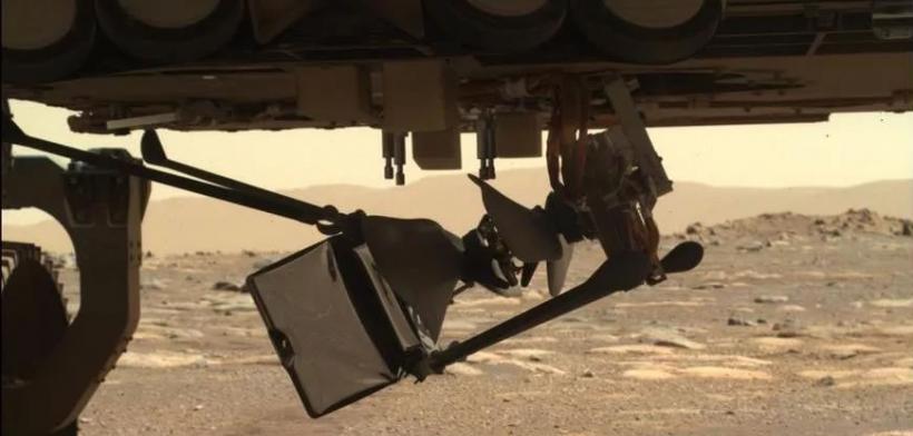 “Ingenuity”直升机成功站立在火星表面