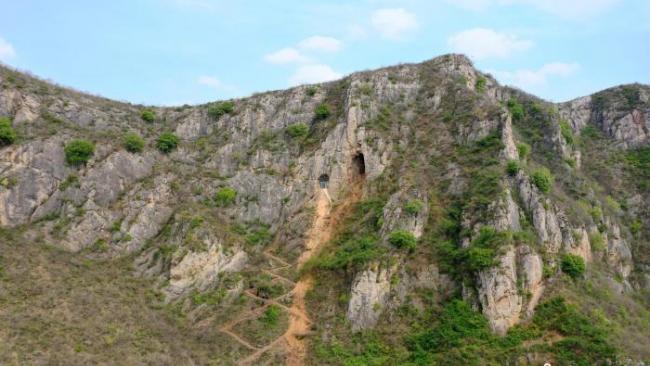你见过悬崖峭壁上的考古发掘吗？3万年前古人类的“豪宅”是什么样子？