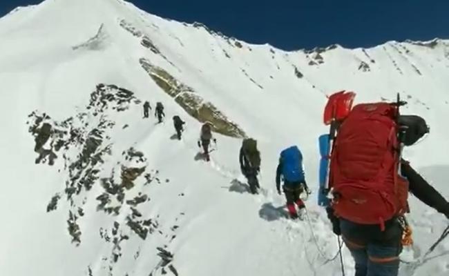 喜马拉雅登山队遇雪崩灭团 生前最后2分钟片段曝光