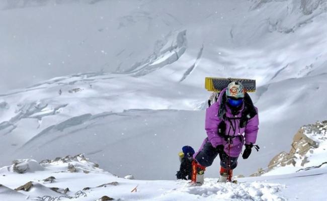 珠穆朗玛峰是全球最高峰（