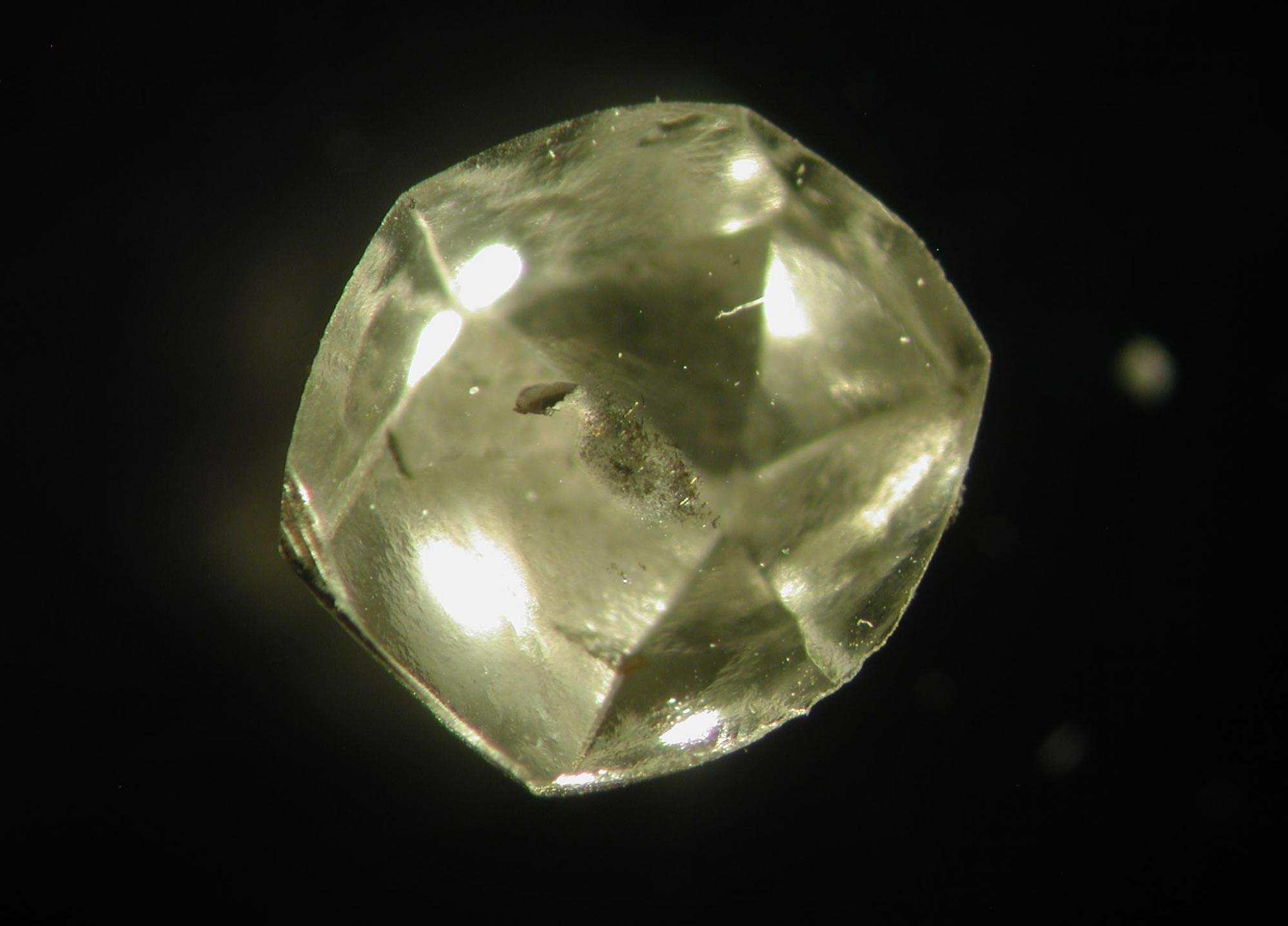 非洲钻石中的液体“内含物”为了解古代地球提供新线索