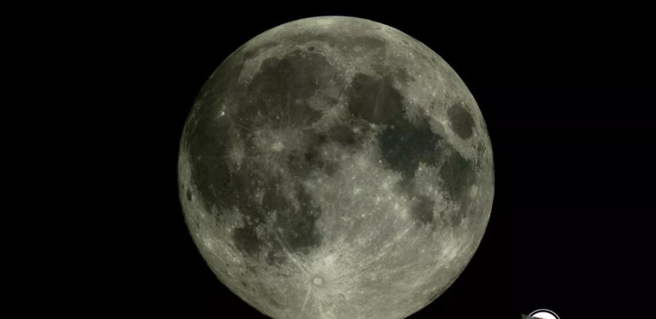 俄罗斯国家航天集团发布罕见的超级月亮照片