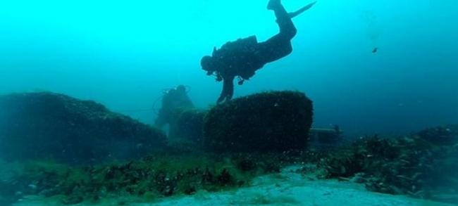 美国水下考古团队在休伦湖下发现9000年前黑曜石石器工具文物